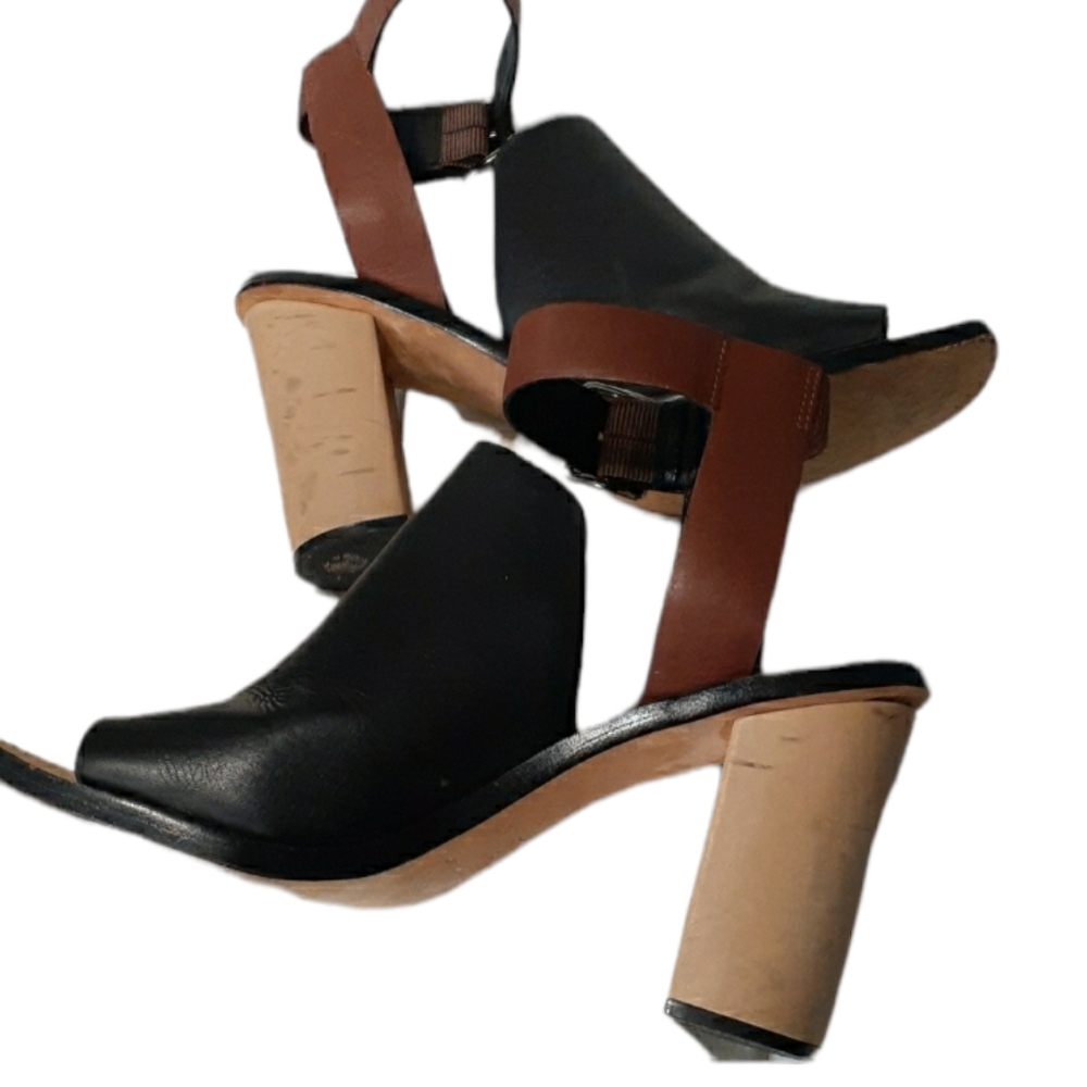 LOEFFLER RANDALL shoe